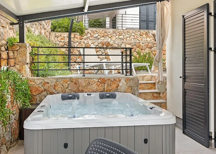 Crepsa Paradise With Jacuzzi - Couple Getaway