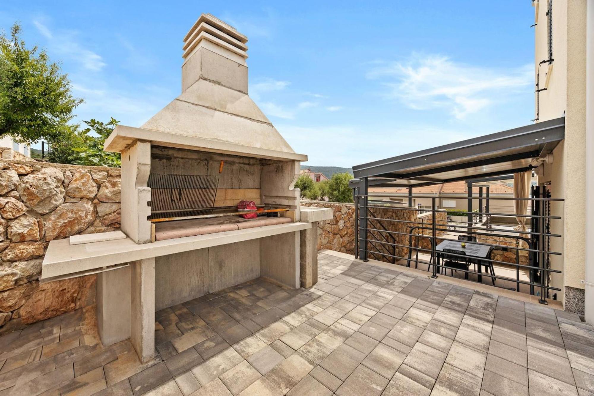 Crepsa Paradise With Jacuzzi - Couple Getaway Appartamento Cres
