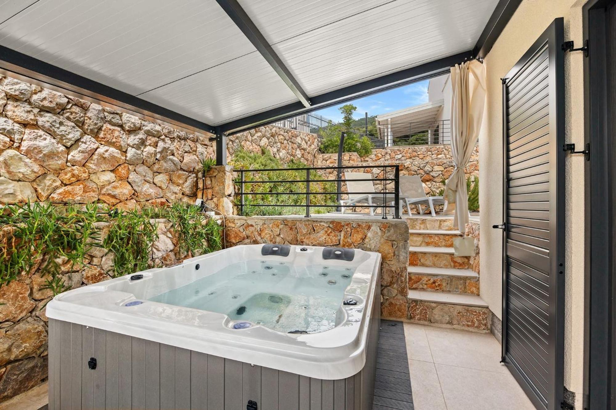 Appartamento Crepsa Paradise With Jacuzzi - Couple Getaway Cres