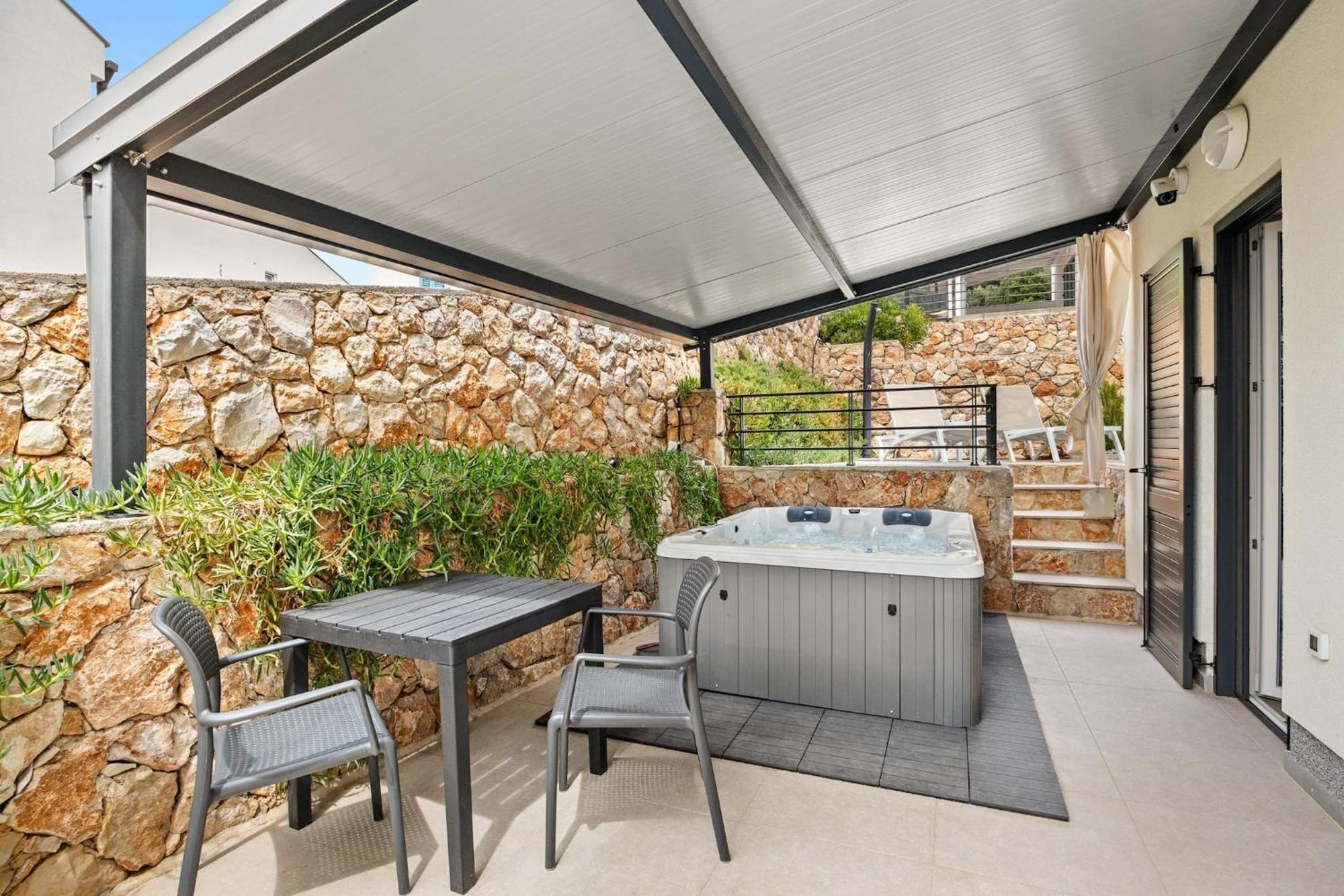 Appartamento Crepsa Paradise With Jacuzzi - Couple Getaway